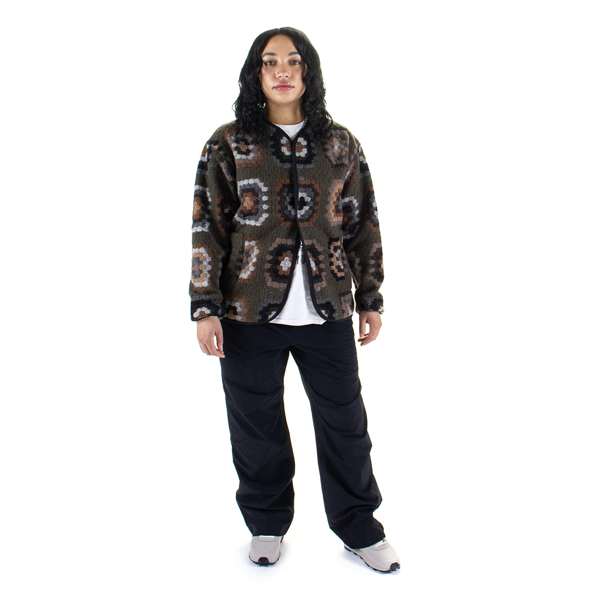 Snow Peak - Women's Wool Jacquard Cardigan
Color : Olive
Materials : 70% Recycled Polyester / 30% Wool
Jacquard weave
Large hip pockets
Piped edges
Tricot lining
Oversized, boxy fit