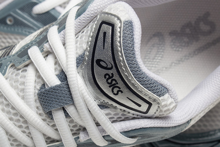 Asics | Gel-Kayano 14
Style # 1203A537.106
Color : White / Fjord Grey