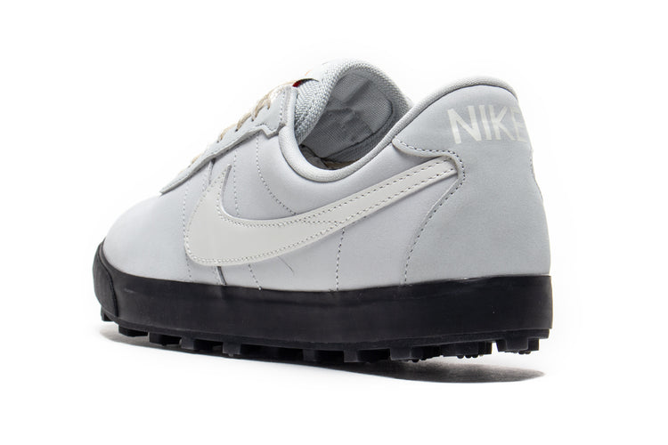 Nike - Astrograbber
Style # IH2341-001
Color : Light Silver / Sail / Phantom / Black
Materials : Leather Upper - Rubber Outsole
Sizing : US Men's