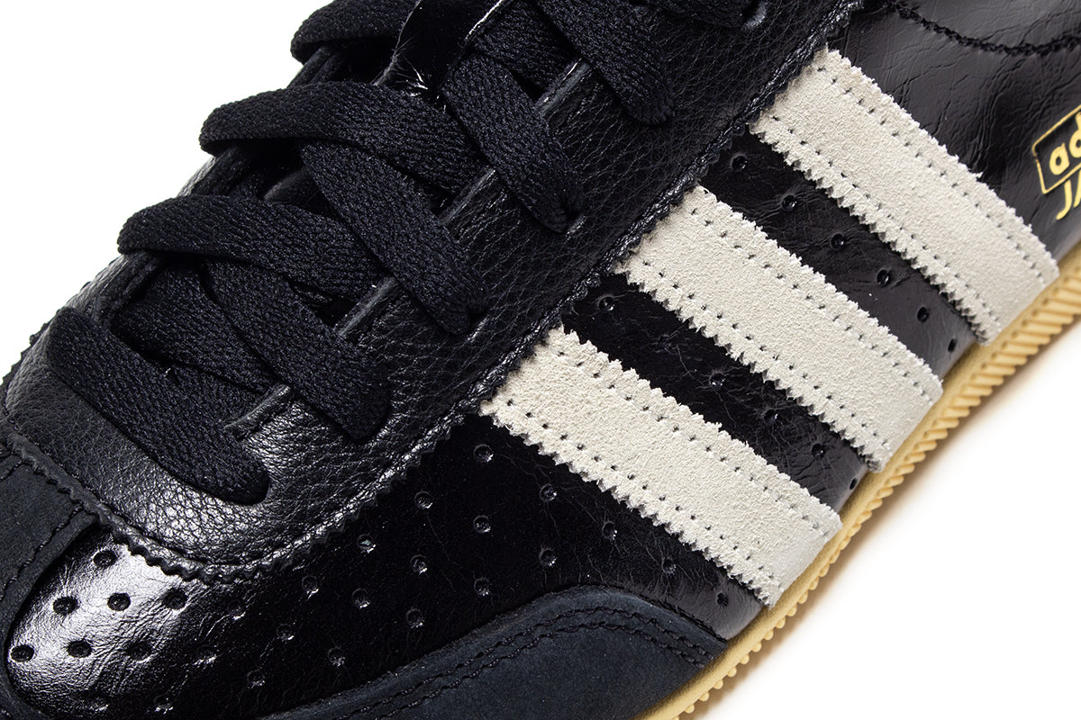 Adidas - Women's Japan Decon
Style # KJ6212
Color : Core Black / Cream White / Orange Tint
Materials : Leather / Suede Upper - Rubber Outsole
Sizing : US Women's