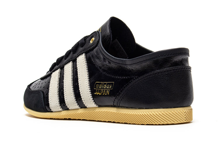 Adidas - Women's Japan Decon
Style # KJ6212
Color : Core Black / Cream White / Orange Tint
Materials : Leather / Suede Upper - Rubber Outsole
Sizing : US Women's