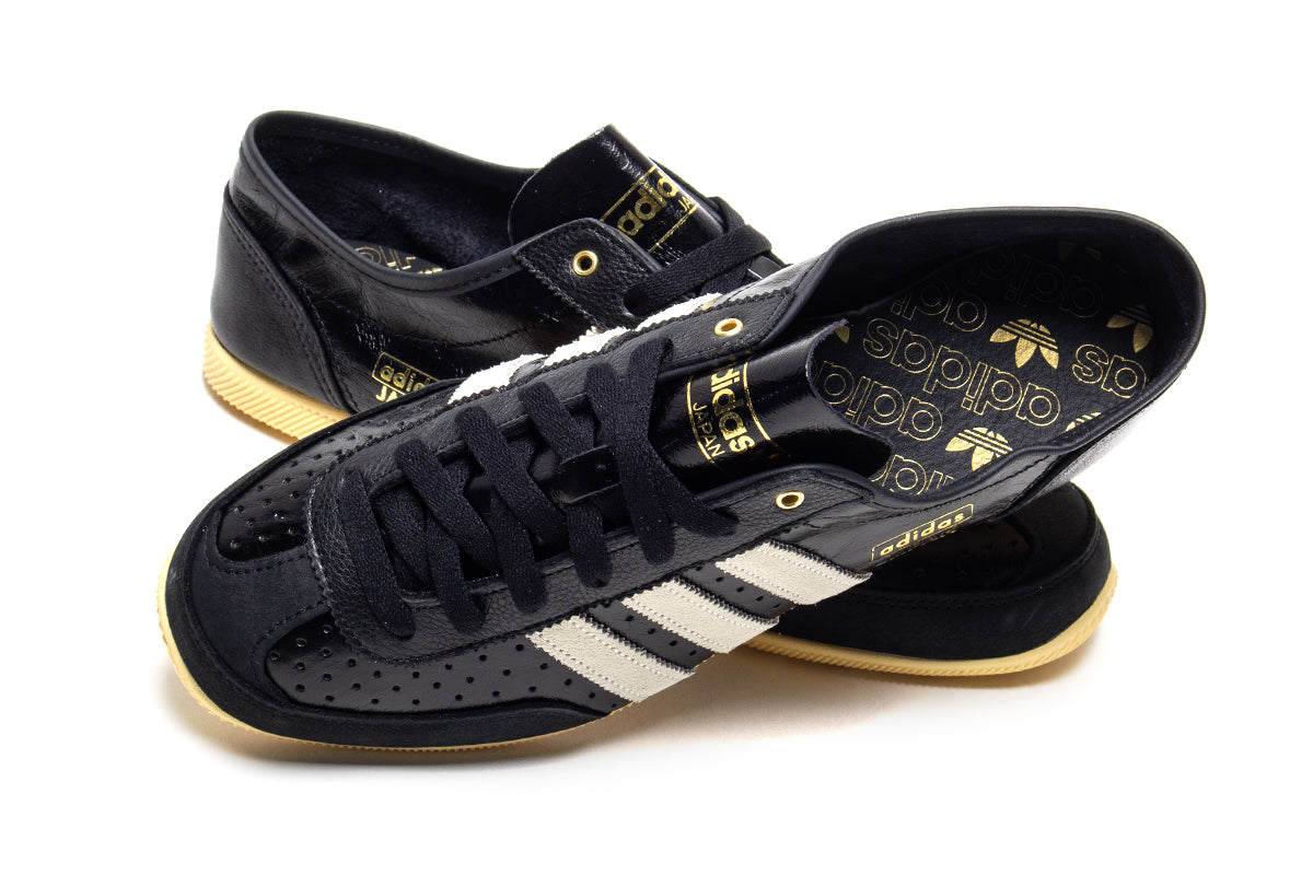 Adidas - Women's Japan Decon
Style # KJ6212
Color : Core Black / Cream White / Orange Tint
Materials : Leather / Suede Upper - Rubber Outsole
Sizing : US Women's