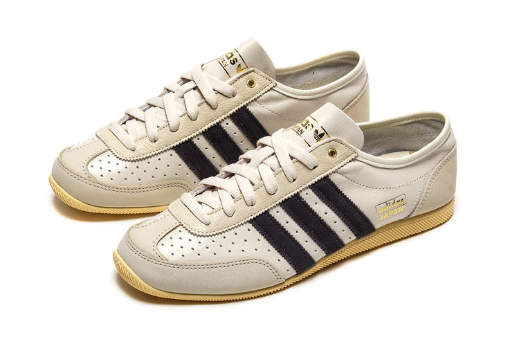 Adidas - Women's Japan Decon
Style # KJ6213
Color : Cream White / Utility Black / Orange Tint
Materials : Leather / Suede Upper - Rubber Outsole
Sizing : US Women's