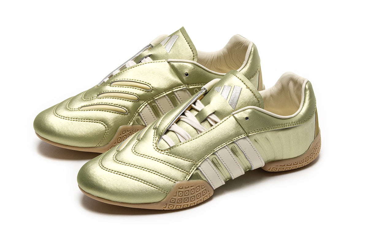 Adidas - Women's Taekwondo Mei Elite
Style # JR1827
Color : Gold Metallic / White / Gum
Materials : Leather Upper - Rubber Outsole
Sizing : US Women's