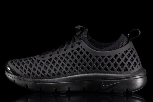 Nike - Women's Rejuven8 Run OG SP
Style # IF5958-002
Color : Black / Black / Sail
Materials : Soft Foam / Mesh Upper - Rubber Outsole
Sizing : US Women's