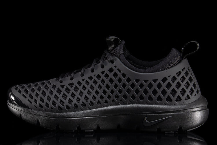 Nike - Women's Rejuven8 Run OG SP
Style # IF5958-002
Color : Black / Black / Sail
Materials : Soft Foam / Mesh Upper - Rubber Outsole
Sizing : US Women's