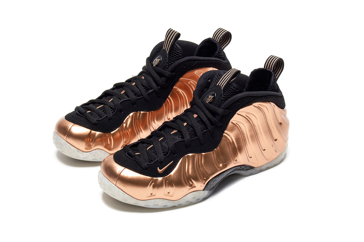 Nike |&nbsp;Air Foamposite One
Style # FZ9902-001
Color : Black / Metallic Copper / Off Noir