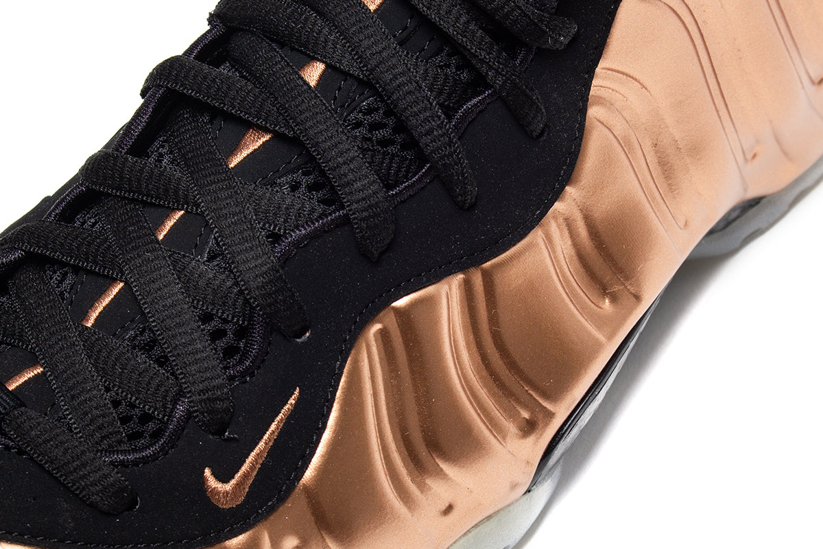 Nike |&nbsp;Air Foamposite One
Style # FZ9902-001
Color : Black / Metallic Copper / Off Noir