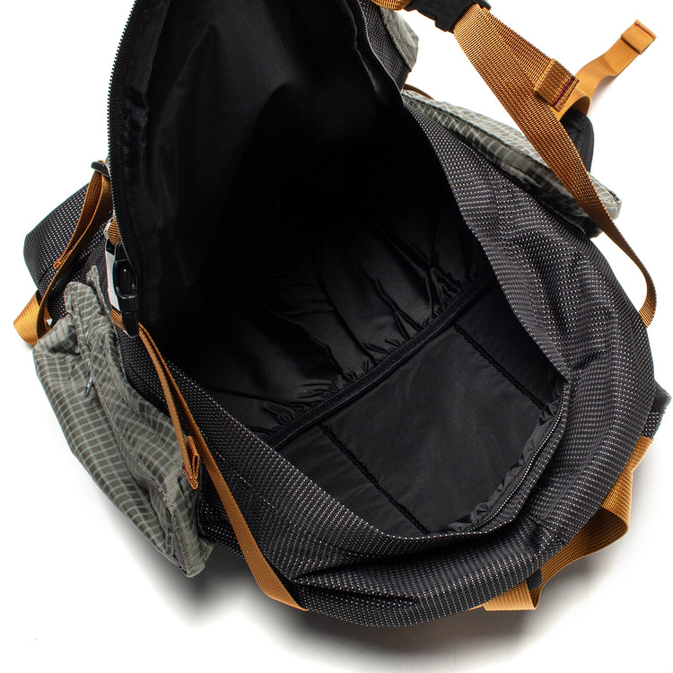 Brain Dead - Equipment Alpine Backpack
Color : Black