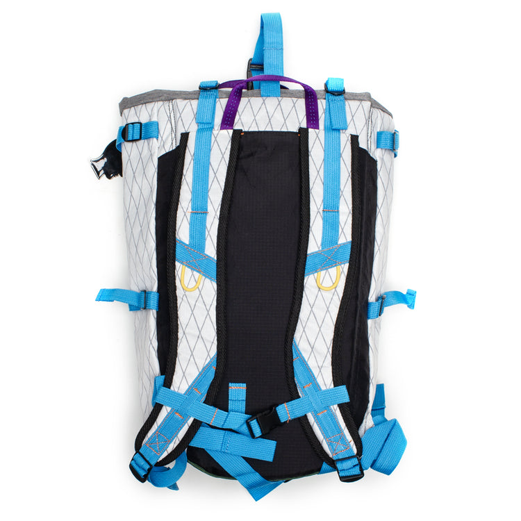 Brain Dead - Equipment Climbing Backpack
Color : Bone