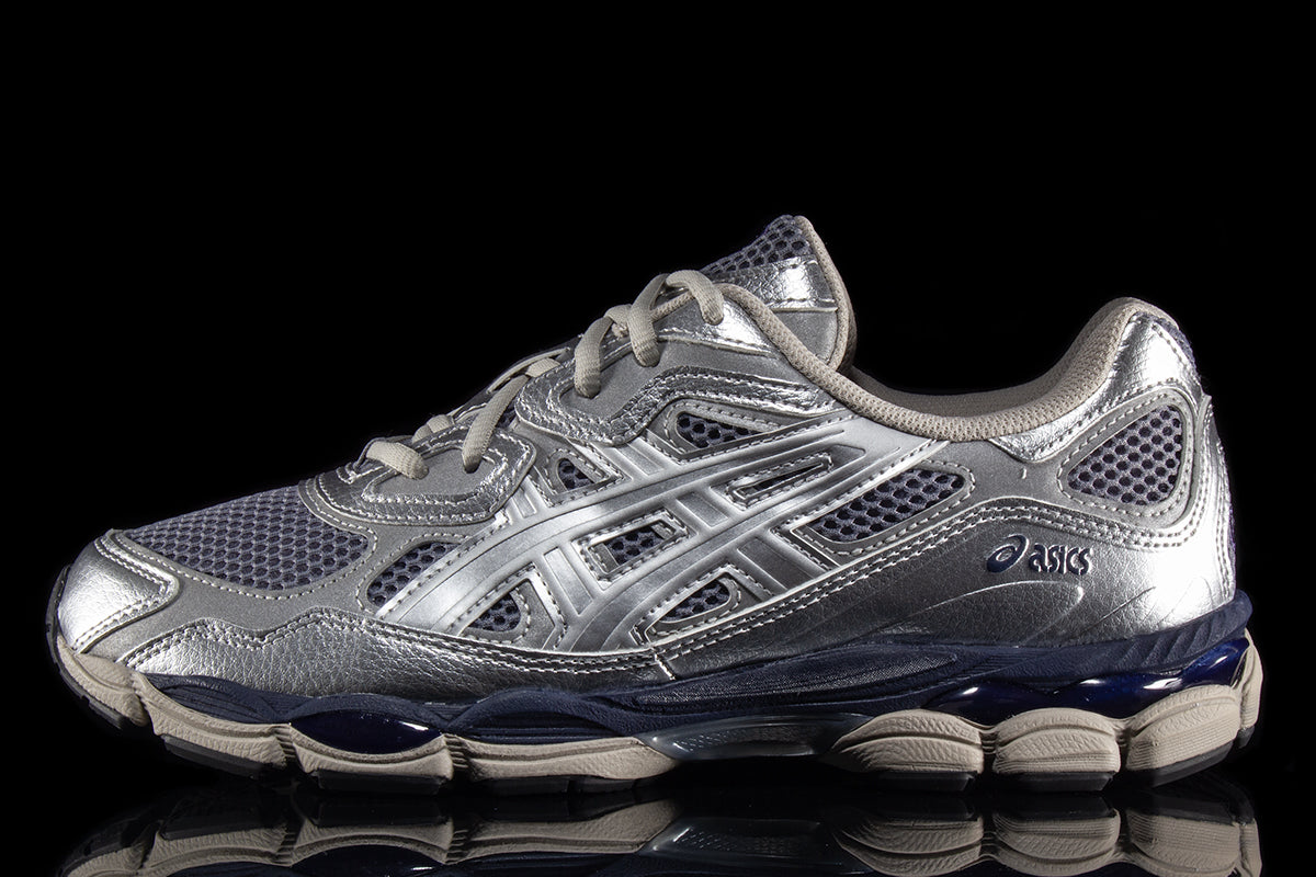 Asics | Gel-NYC x Billy's
Style # 1203A581.020
Color : Pure Silver / Midnight