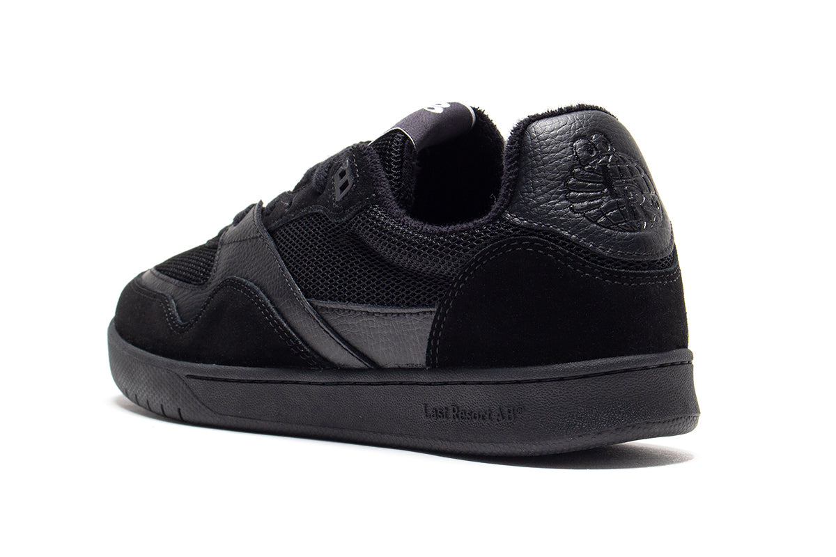 Last Resort AB | CM002 Lo
Color : Black / Black