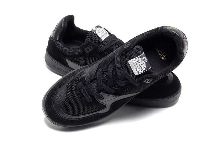 Last Resort AB | CM002 Lo
Color : Black / Black