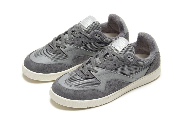 Last Resort AB | CM002 Lo
Color : Grey / White