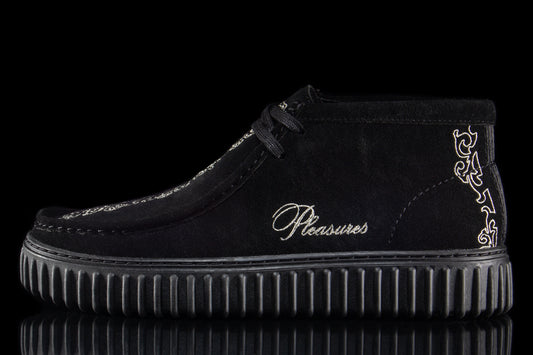 Clarks Originals | Torhill Hi x PLEASURES
Style # 26180267
Color : Black