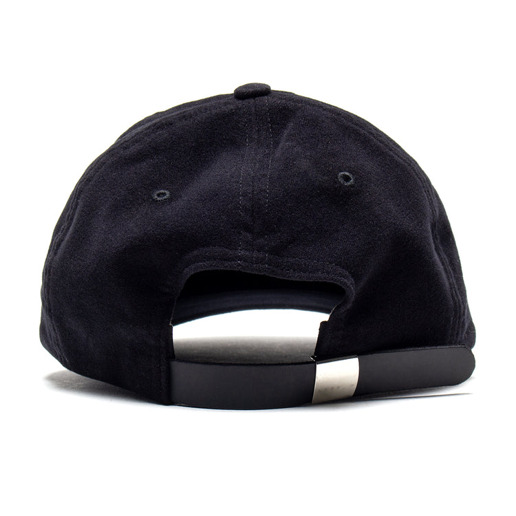 Noah | Moleskin Jolly Roger 5-Panel Hat
Color : Black