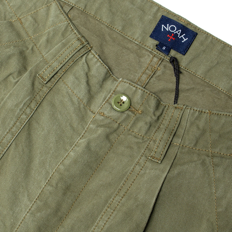 Noah | Pleated Fatigue Pants
Color : Army Green