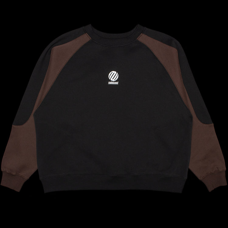 Metalwood - Alien Crewneck Sweatshirt
Color : Black
Materials : 58% Polyester / 42% Cotton
Ribbed collar, cuffs and hem
Embroidered details
