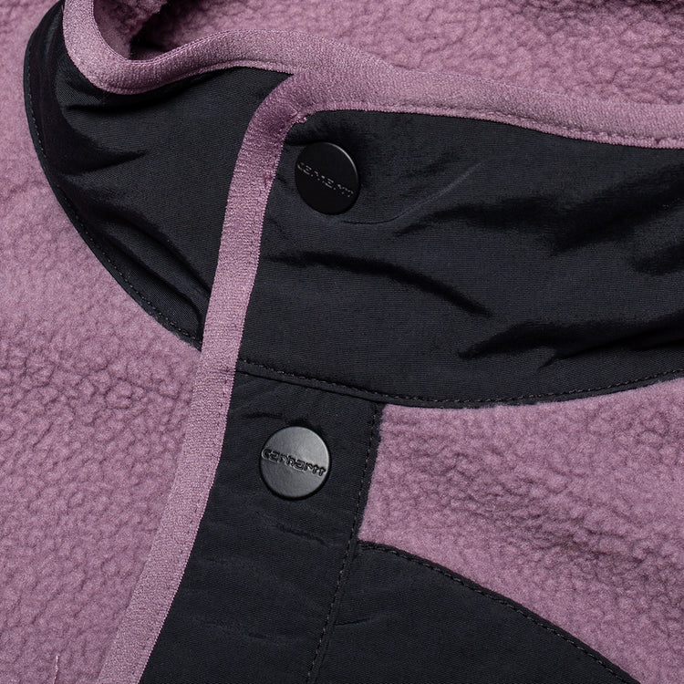 Carhartt WIP - Women's Flynn Fleece Jacket
Style # I035460-3DT
Color : Phlox / Black
Materials : 100% Midweight Polyester Pile - 10 oz
Contrasting nylon details
Chest pocket with hidden snap button
Front pockets with zip opening
Front snap button closure
High neck
Boxy fit