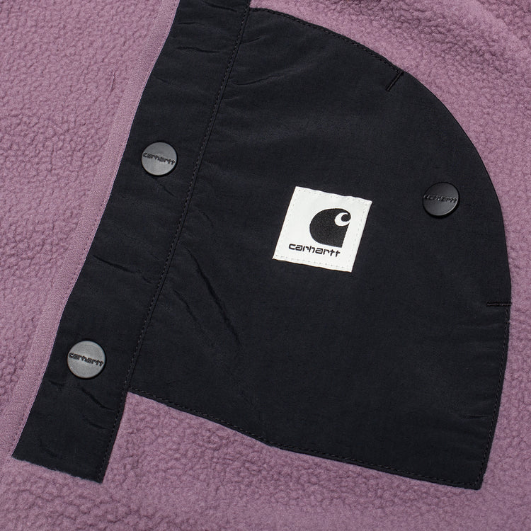 Carhartt WIP - Women's Flynn Fleece Jacket
Style # I035460-3DT
Color : Phlox / Black
Materials : 100% Midweight Polyester Pile - 10 oz
Contrasting nylon details
Chest pocket with hidden snap button
Front pockets with zip opening
Front snap button closure
High neck
Boxy fit