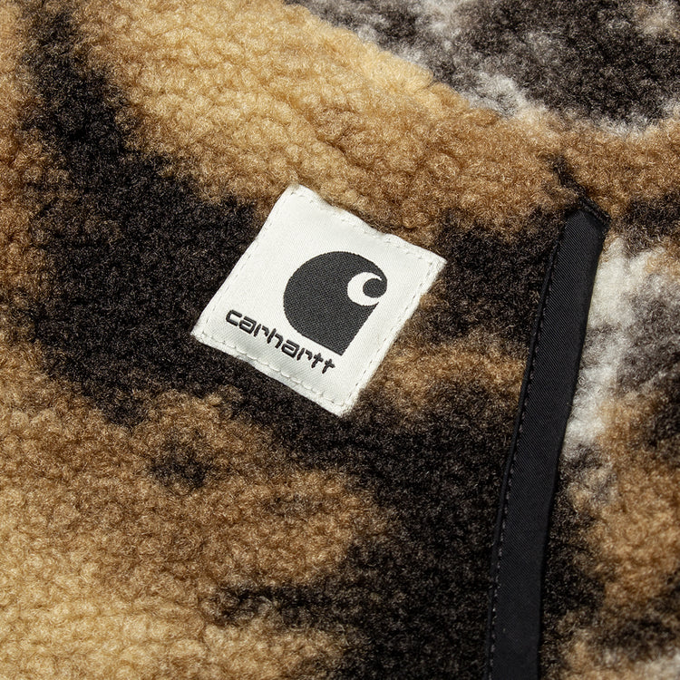 Carhartt WIP - Women's Elliot High Neck Liner
Style # I032241-3BN
Color : Wild Dog Jacquard / Black
Materials : 100% Heavyweight Polyester Pile - 10 oz
Nylon tafetta details
Twill lined
Kangaroo pocket
Front neck closure with snap buttons