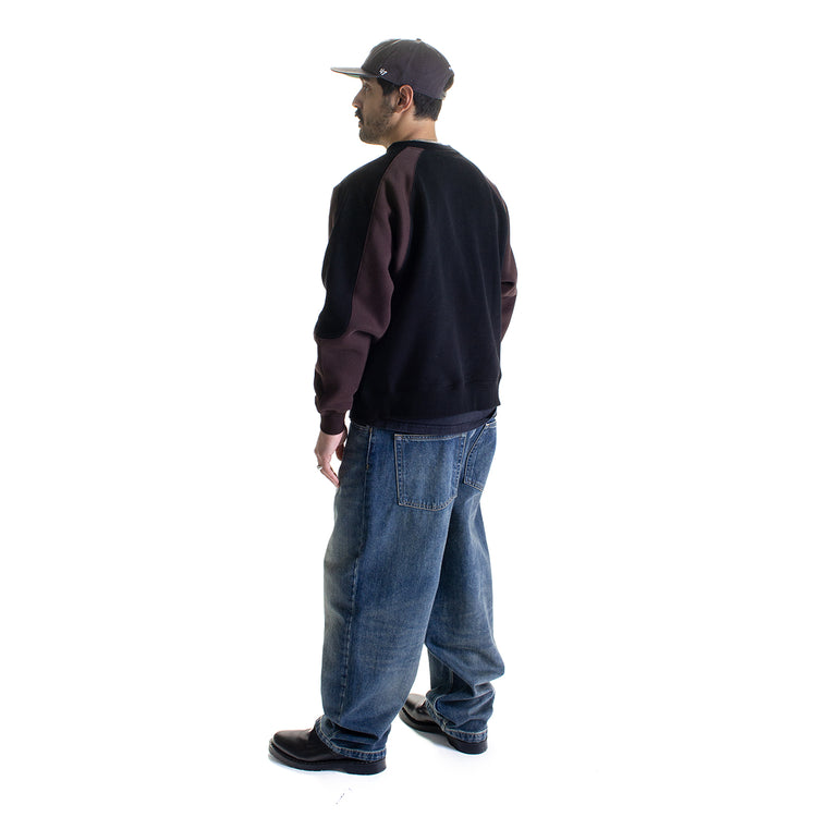 Metalwood - Alien Crewneck Sweatshirt
Color : Black