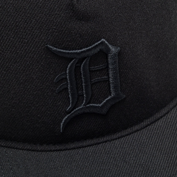 Premier | Tigers Hat
Color : Black