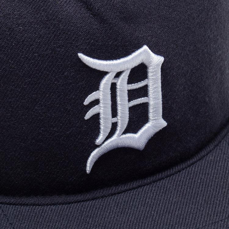 Premier | Tigers Hat
Color : Navy