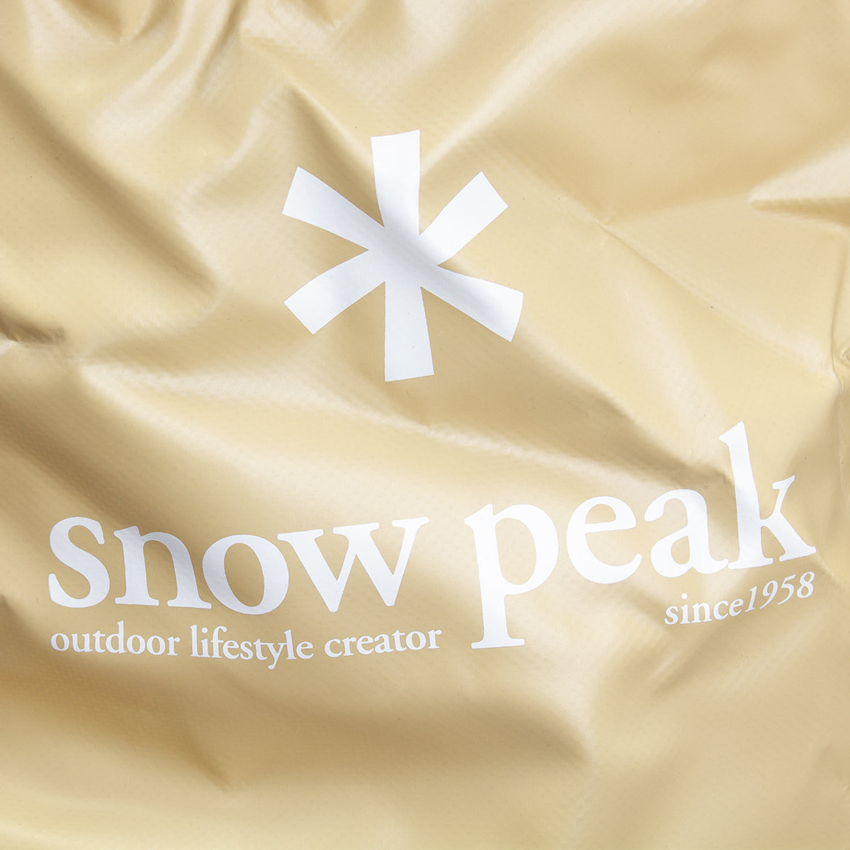 Snow Peak | Jumbo Camping Bucket
Style # FP-150R
6 gallon capacity