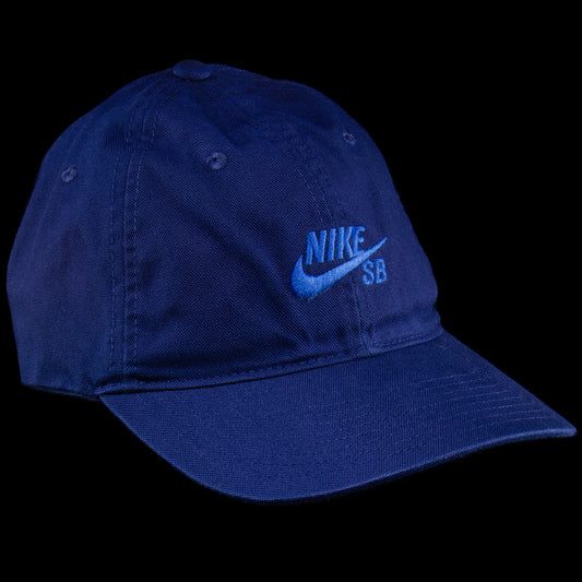 Nike SB | Logo Hat
Style # HF7278-492
Color : Blue Void / Game Royal