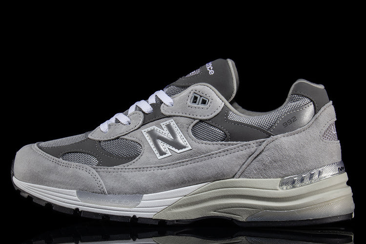 New Balance - 992
Style # U992GY
Color :&nbsp; Grey / White