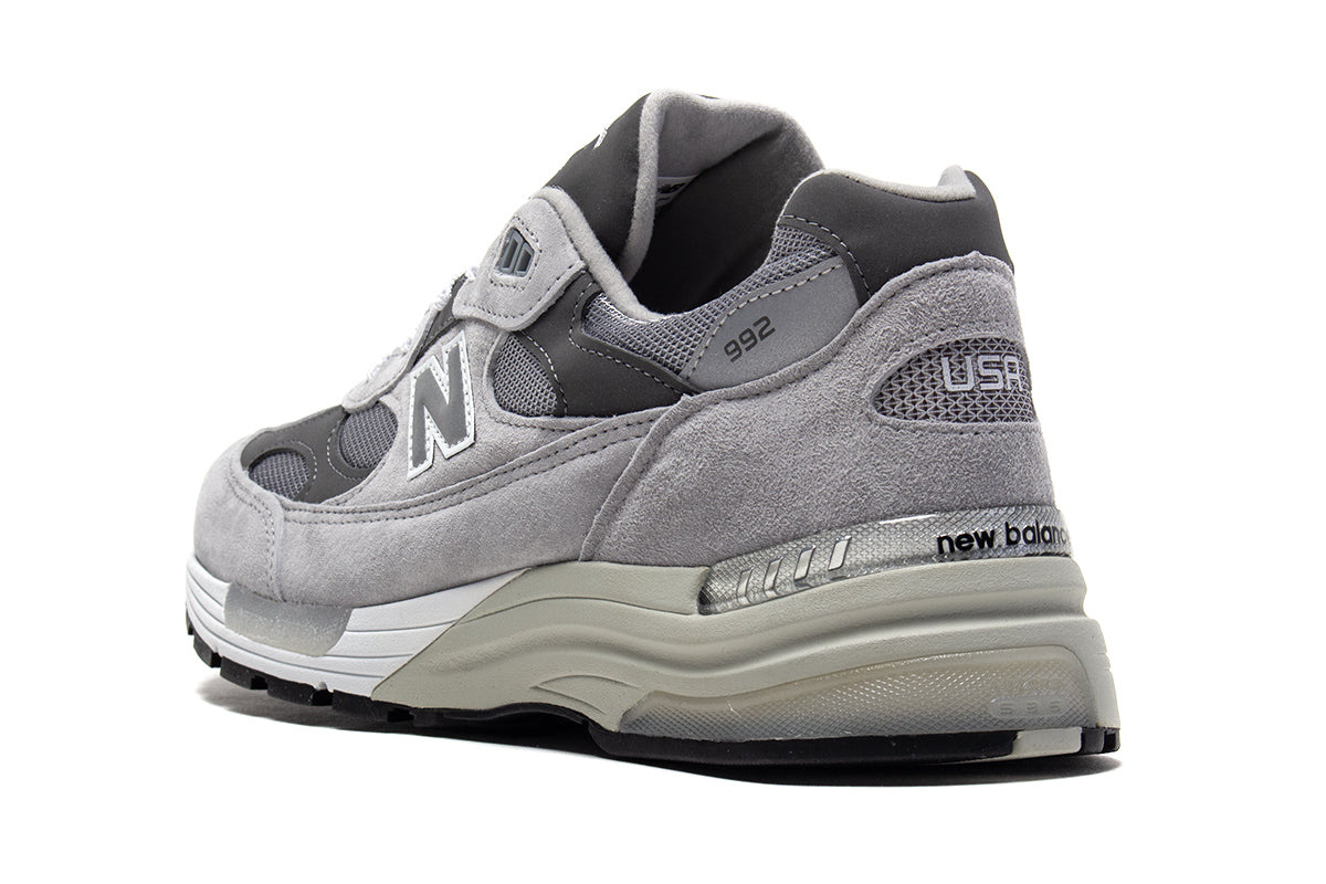 New Balance - 992
Style # U992GY
Color :&nbsp; Grey / White
