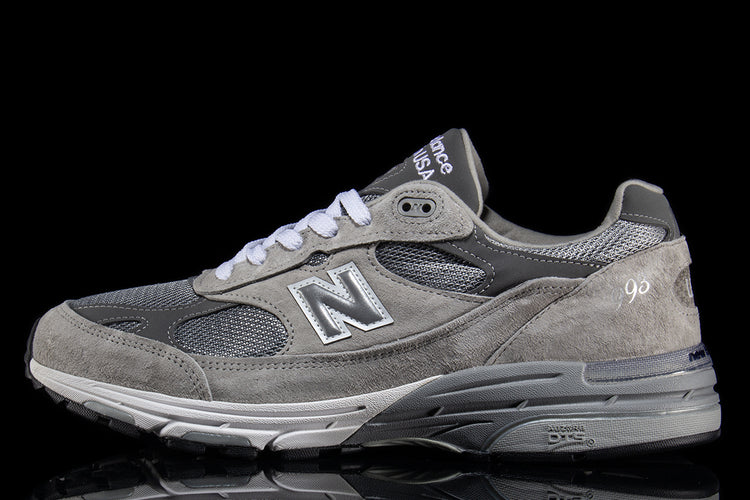 New Balance - 993
Style # MR993GL
Color : Grey / White