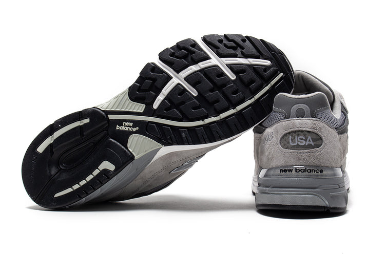 New Balance - 993
Style # MR993GL
Color : Grey / White