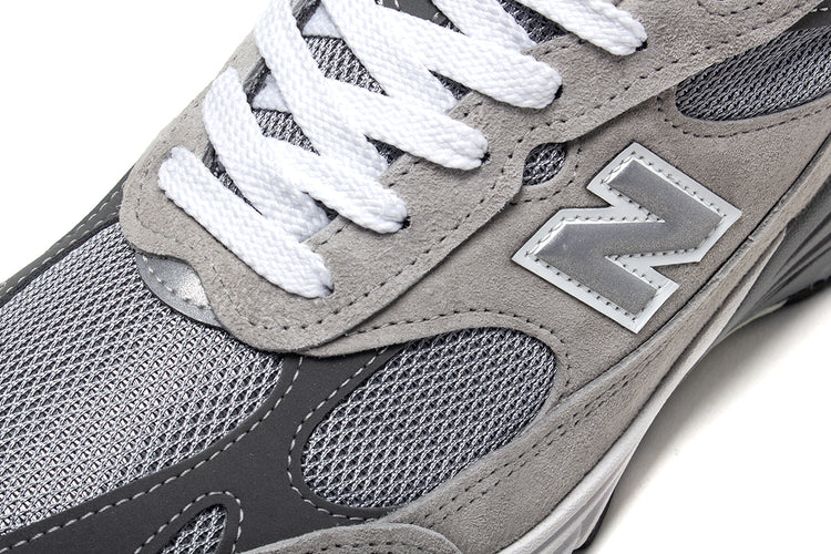 New Balance - 993
Style # MR993GL
Color : Grey / White