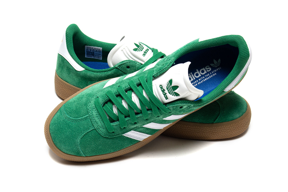 Adidas | Gazelle ADV
Style # JH5247
Color : Green / Cloud White / Gold Metallic