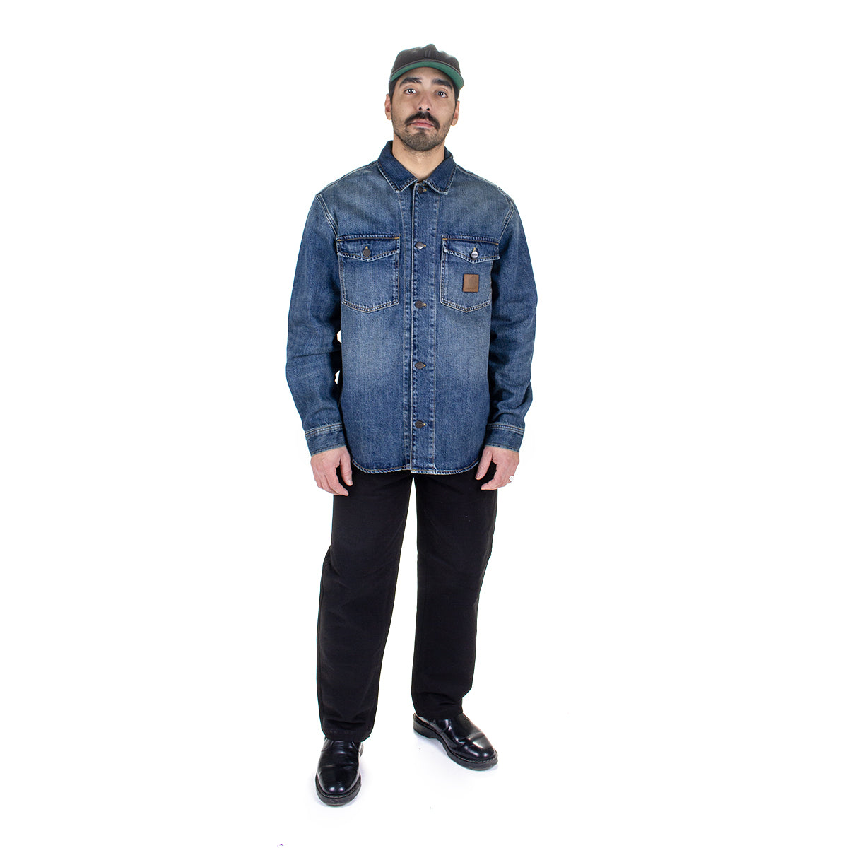 Carhartt WIP | Lincoln Shirt Jacket
Style # I034725-014Q
Color : Blue (Worn Used Wash)