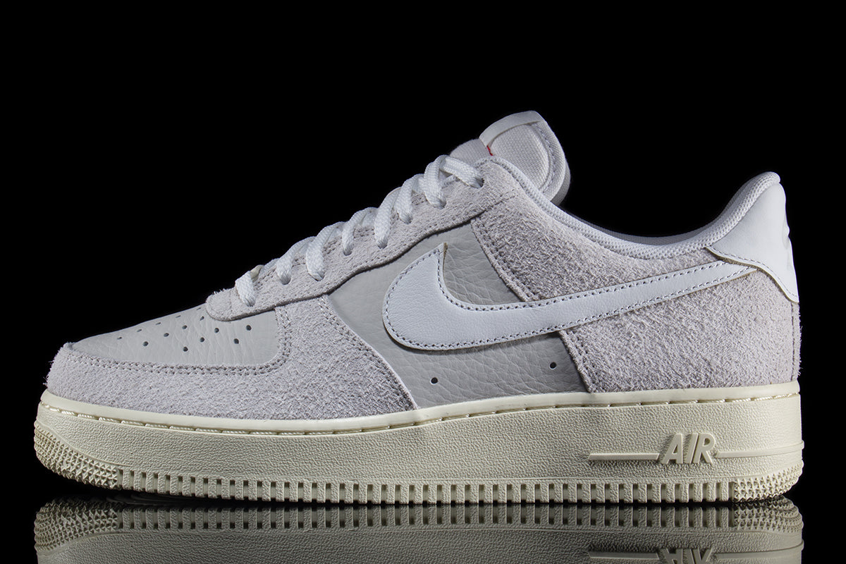 Nike | Air Force 1 '07 LX
Style # HF2897-001
Color : Phantom / Summit White / Light Bone