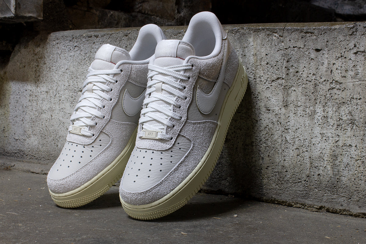 Nike | Air Force 1 '07 LX
Style # HF2897-001
Color : Phantom / Summit White / Light Bone