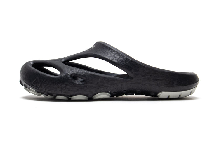 Keen | Shanti Clog
Style # 1018206
Color : Black / Dawn Blue