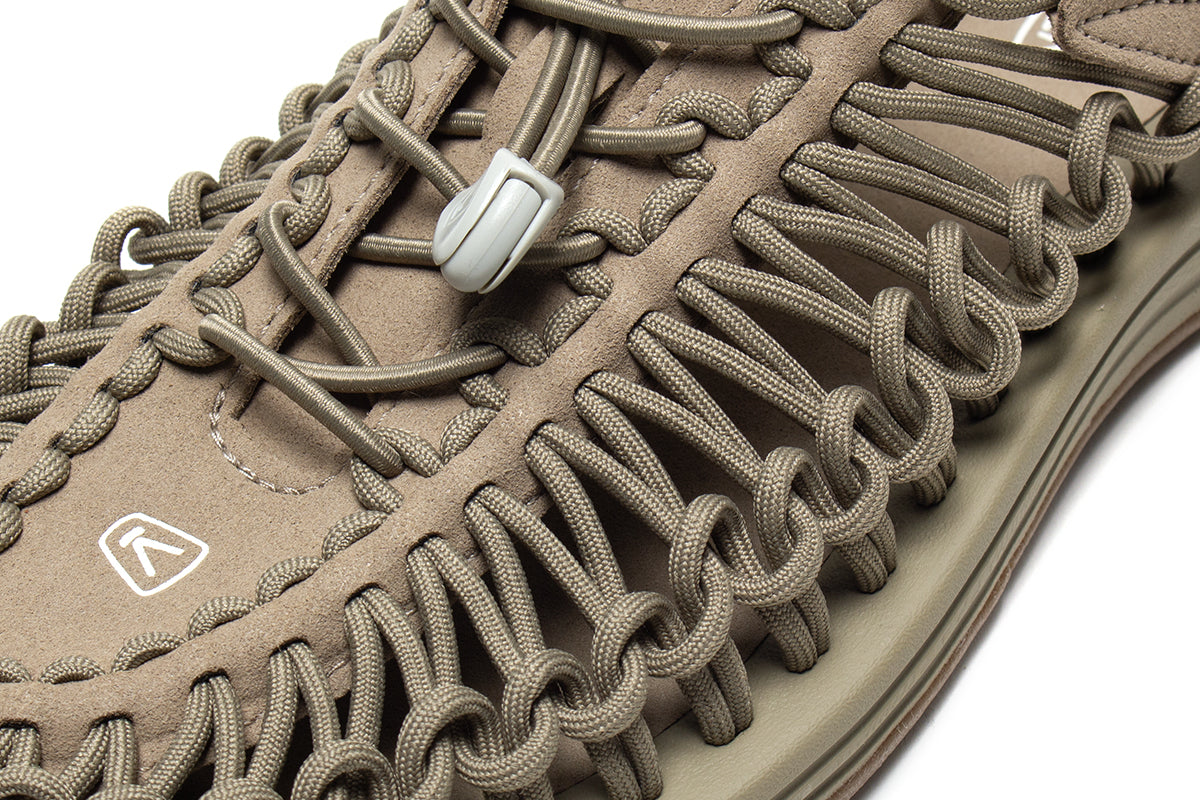 Keen | Uneek
Style # 1025169
Color : Timberwolf / Plaza Taupe