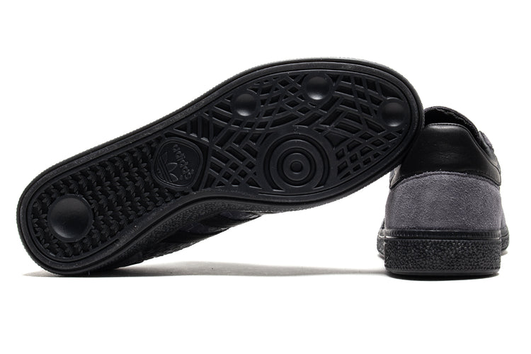 Adidas Originals - Handball Spezial
Style # KI8687
Color : Aurora Onix / Core Black / Gold Metallic