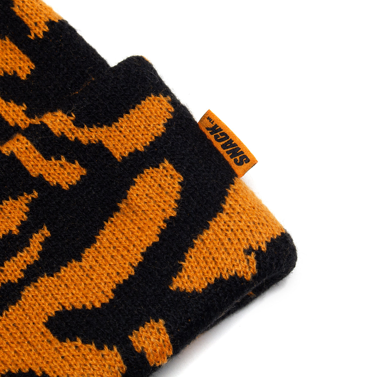 Snack | Visionz Beanie
Color : Orange / Black