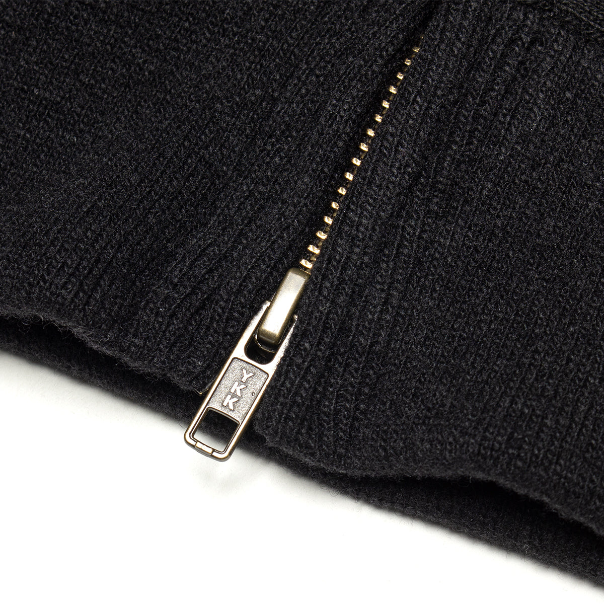 Stussy - Brass Zip Knit Hood
Style # 118593
Color : Black
Materials : 100% Cotton
Ribbed cuffs and hem
Front zip closure
Kangaroo pocket
Drawstring hood