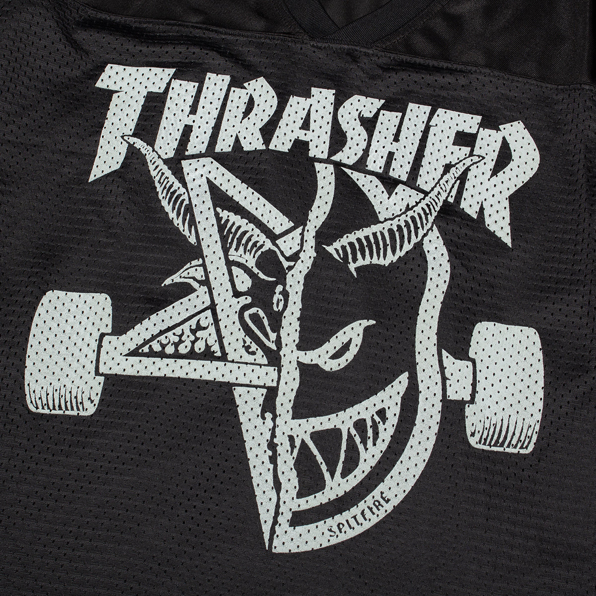 Thrasher - Thrash &amp; Burn x Spitfire Replica Football Jersey
Color : Black
Materials : 100% Polyester
V-neck collar