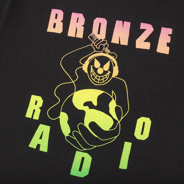 Bronze - Bronze Radio T-Shirt
Color : Black
Materials : 100% Cotton