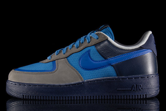 Nike | Air Force 1 Low x Stash
Style # HF5516-001
Color : Soft Grey / Varsity Royal / Harbor Blue