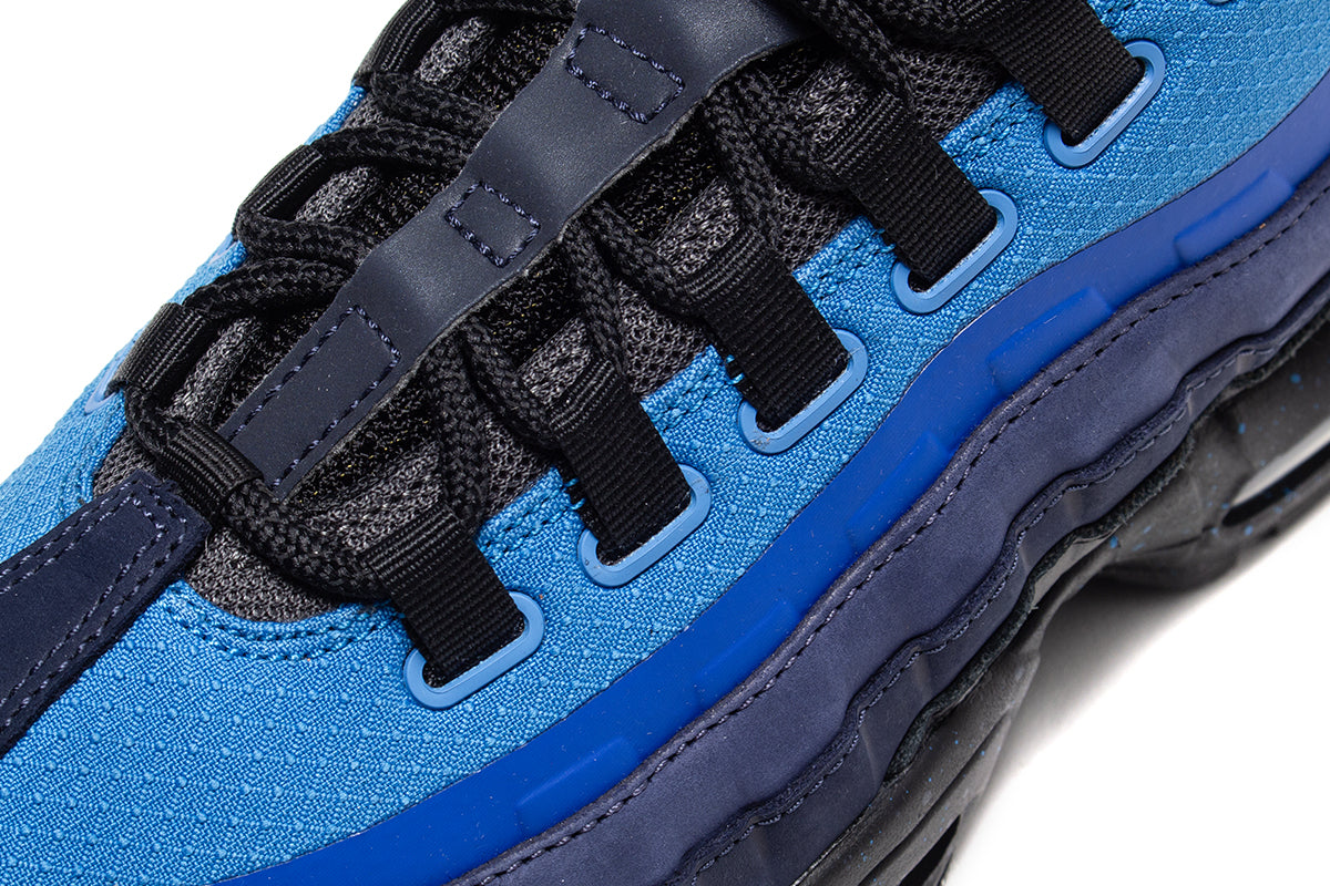 Nike | Air Max 95 x Stash
Style # HF5515-400
Color : Obsidian / Black / Harbor Blue