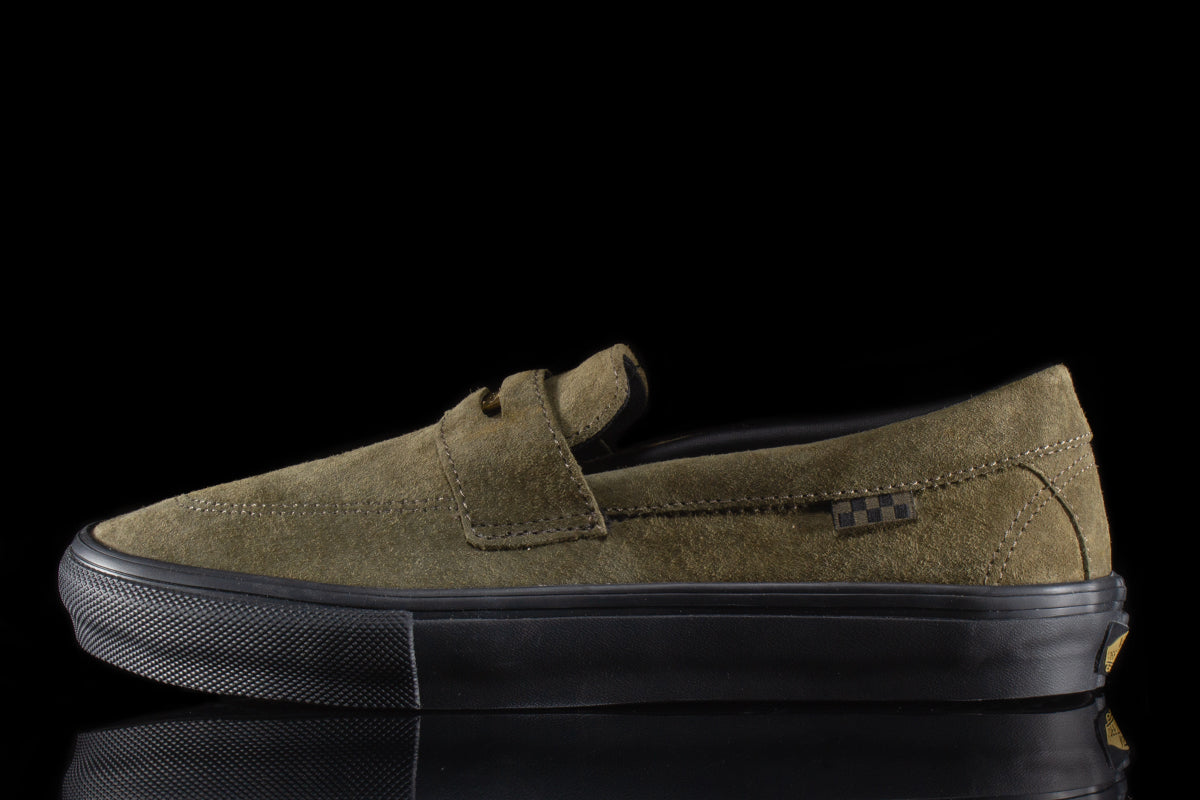 Vans | Skate Style 53 x Beatrice Domond Style # VN0A5HELDOL1 Color : Dark Olive / Black