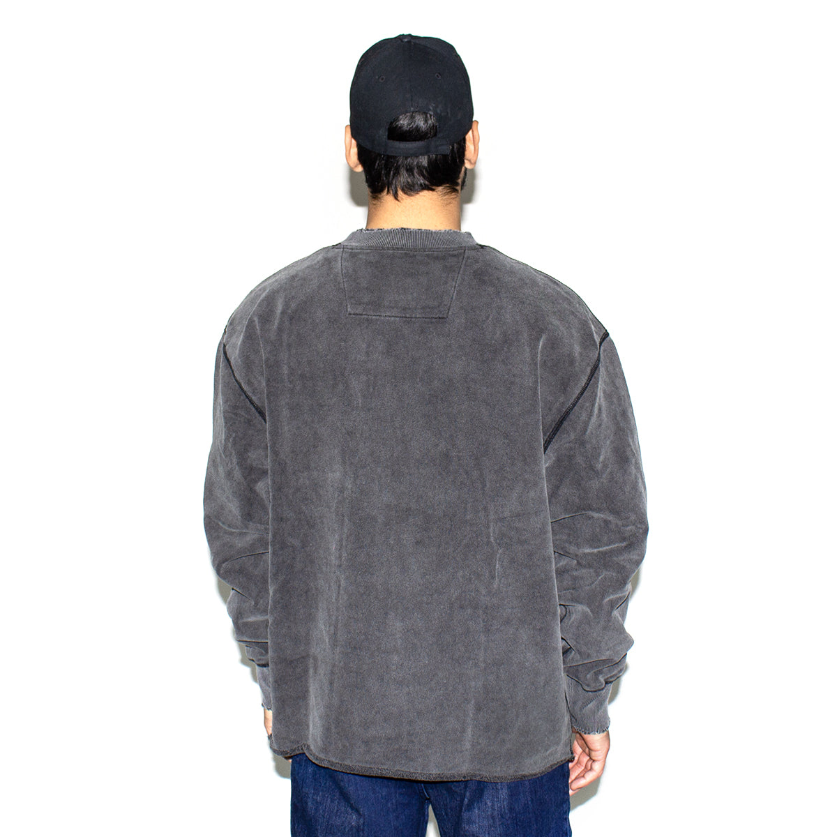 Carpet Company | Freyed Sweater Color : Faded Black